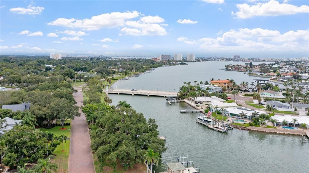 En Venta: $700,000 (0.46 acres)