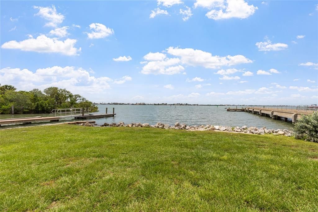 En Venta: $700,000 (0.46 acres)