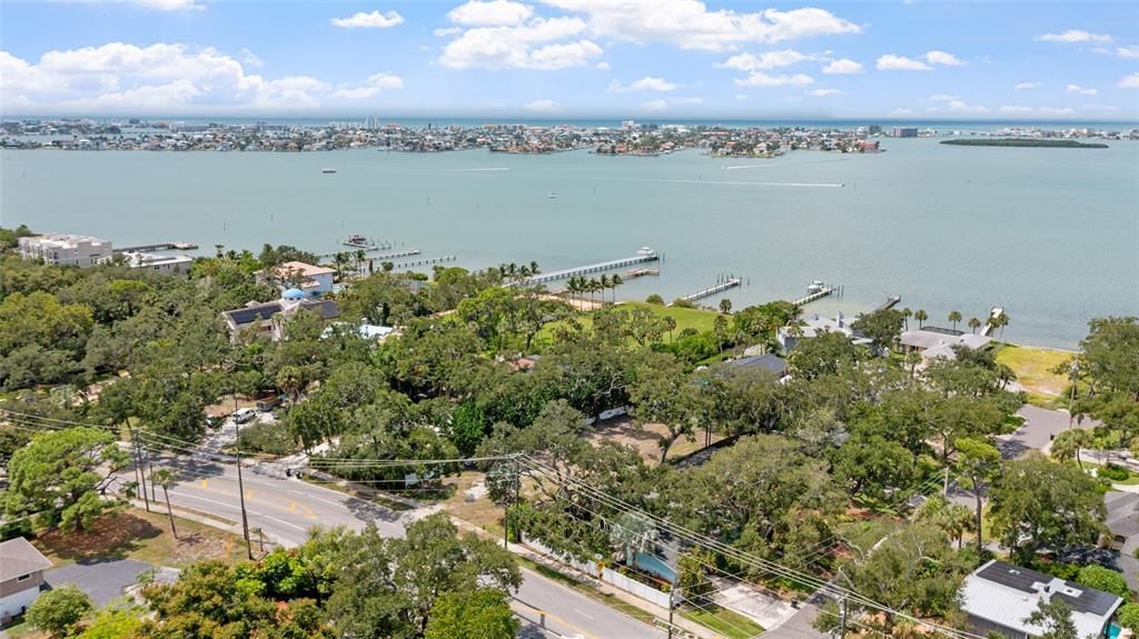 En Venta: $700,000 (0.46 acres)