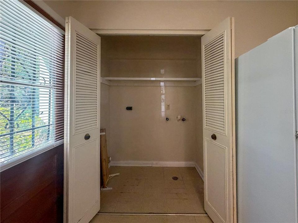 For Rent: $1,125 (2 beds, 1 baths, 1072 Square Feet)