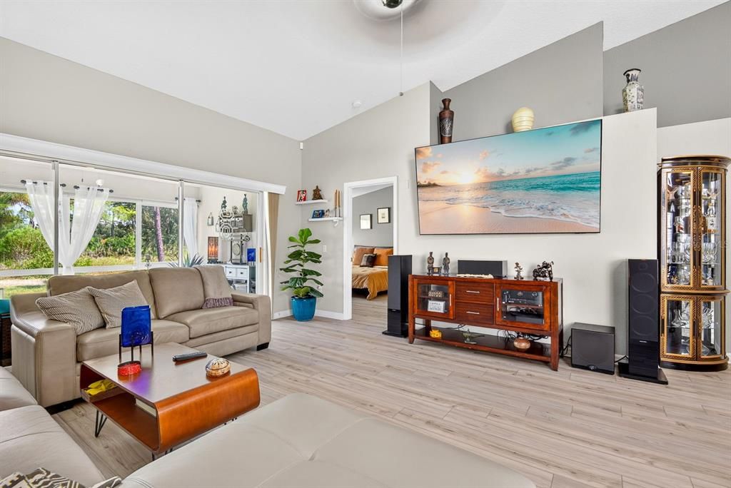 En Venta: $479,900 (3 camas, 2 baños, 1759 Pies cuadrados)