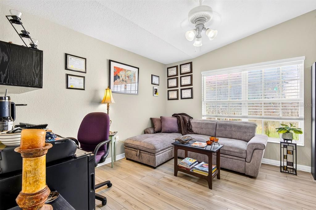 En Venta: $479,900 (3 camas, 2 baños, 1759 Pies cuadrados)