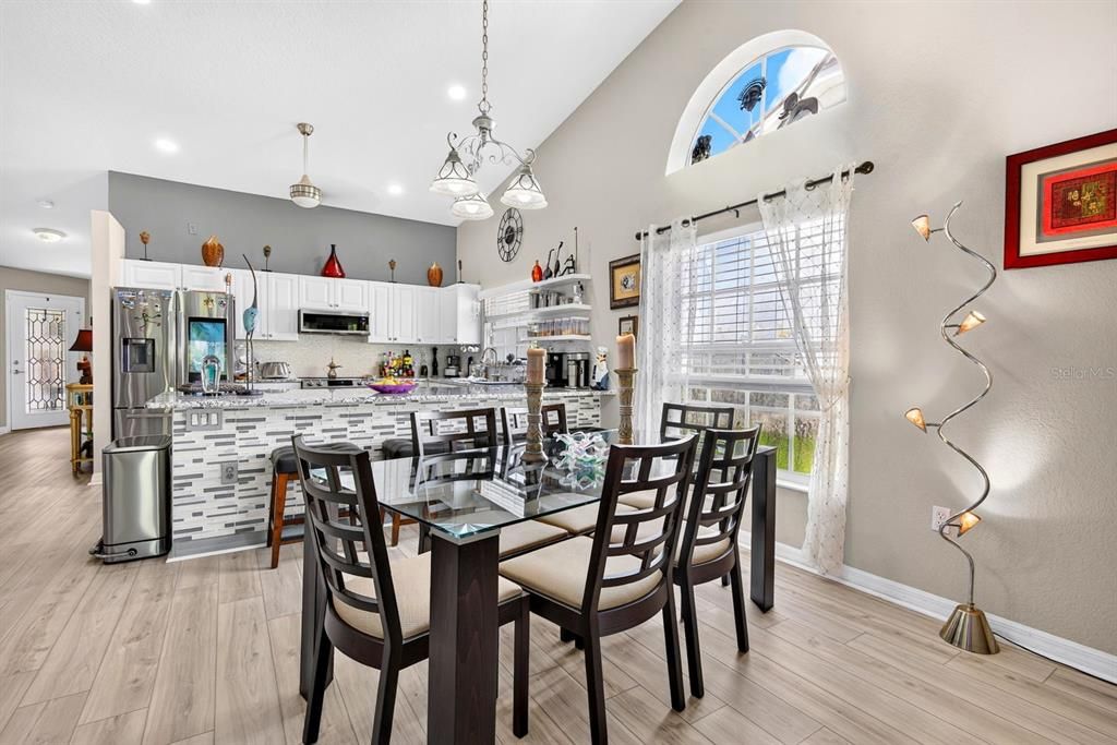En Venta: $479,900 (3 camas, 2 baños, 1759 Pies cuadrados)