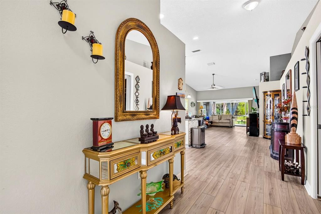 En Venta: $479,900 (3 camas, 2 baños, 1759 Pies cuadrados)