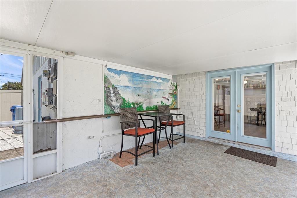 For Sale: $349,900 (2 beds, 2 baths, 1241 Square Feet)