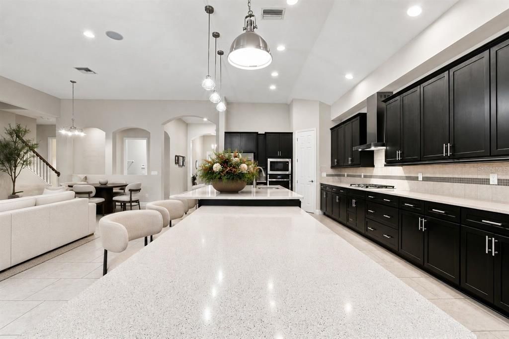 For Sale: $749,999 (5 beds, 5 baths, 3214 Square Feet)