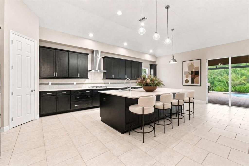 For Sale: $749,999 (5 beds, 5 baths, 3214 Square Feet)