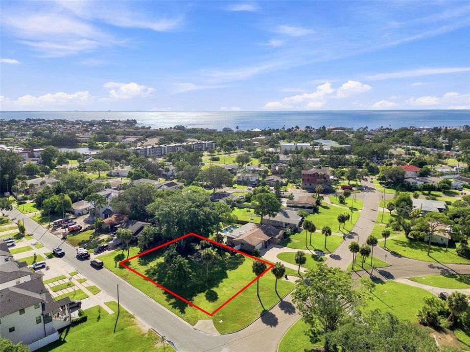 待售: $449,900 (0.32 acres)
