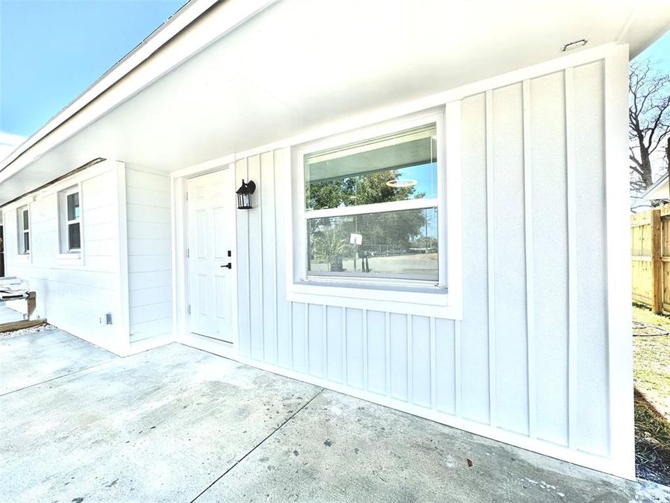 For Rent: $2,100 (2 beds, 1 baths, 700 Square Feet)