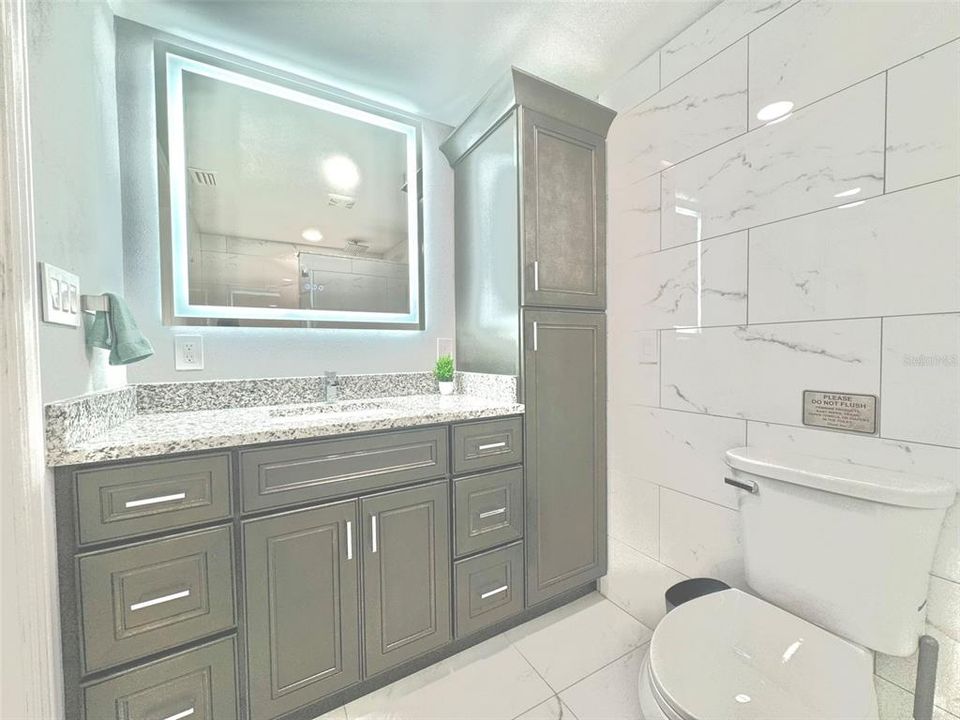 For Rent: $2,100 (2 beds, 1 baths, 700 Square Feet)