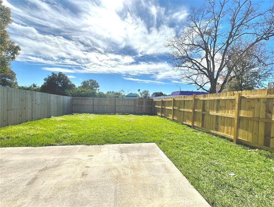 For Rent: $2,100 (2 beds, 1 baths, 700 Square Feet)