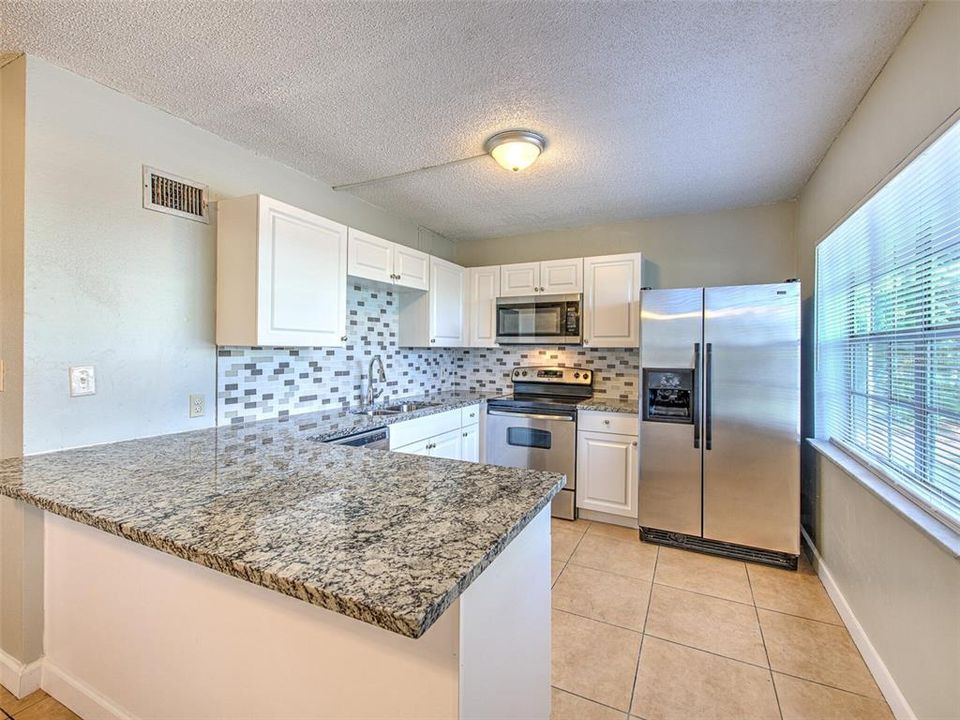 For Rent: $2,995 (5 beds, 3 baths, 2252 Square Feet)