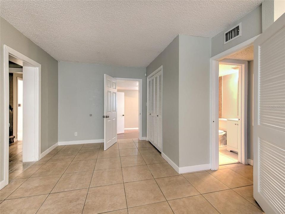 For Rent: $2,995 (5 beds, 3 baths, 2252 Square Feet)