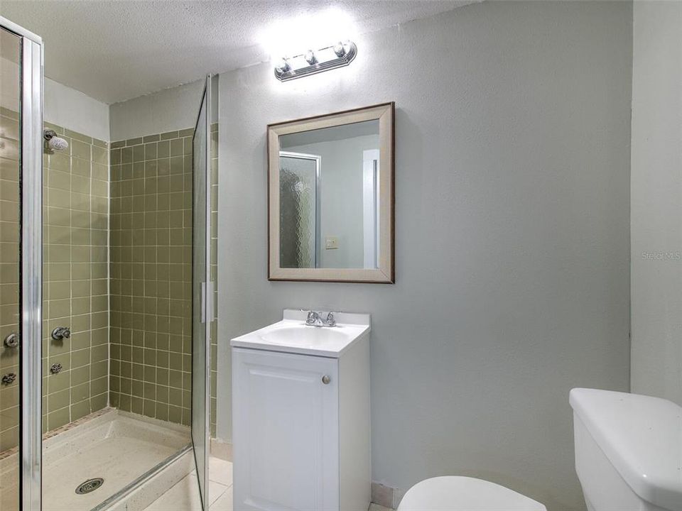 For Rent: $2,995 (5 beds, 3 baths, 2252 Square Feet)