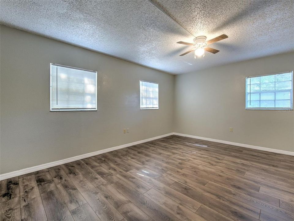 For Rent: $2,995 (5 beds, 3 baths, 2252 Square Feet)