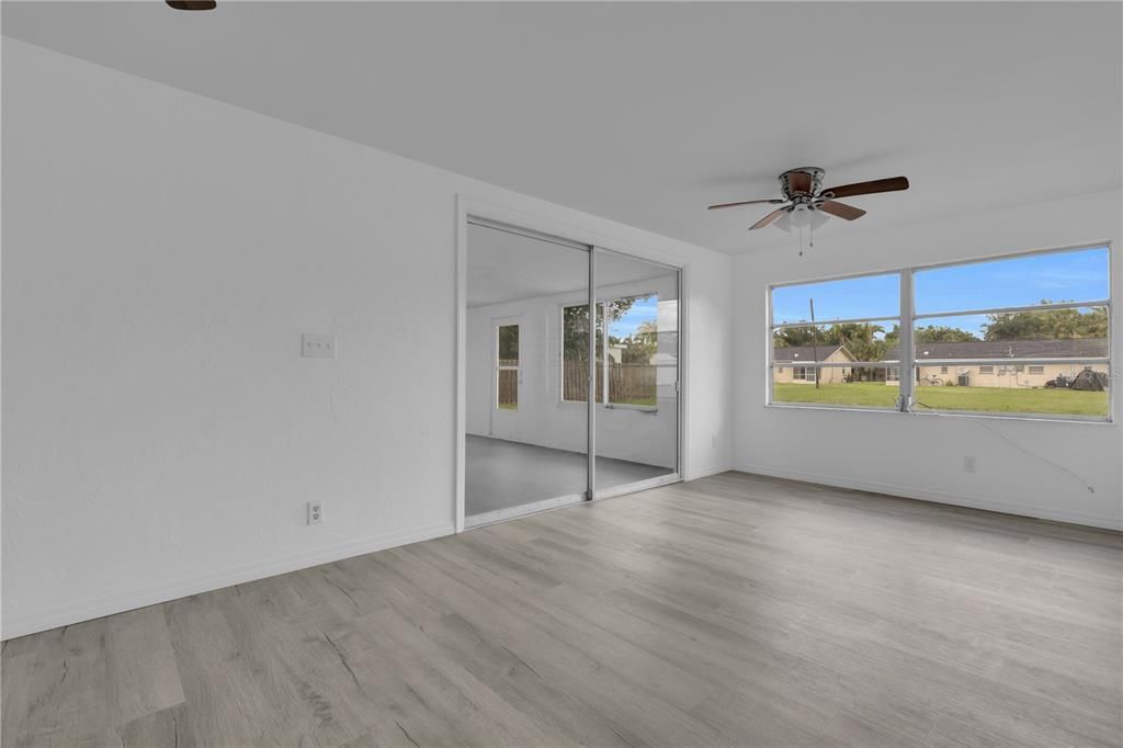 En Venta: $299,000 (4 camas, 2 baños, 1450 Pies cuadrados)