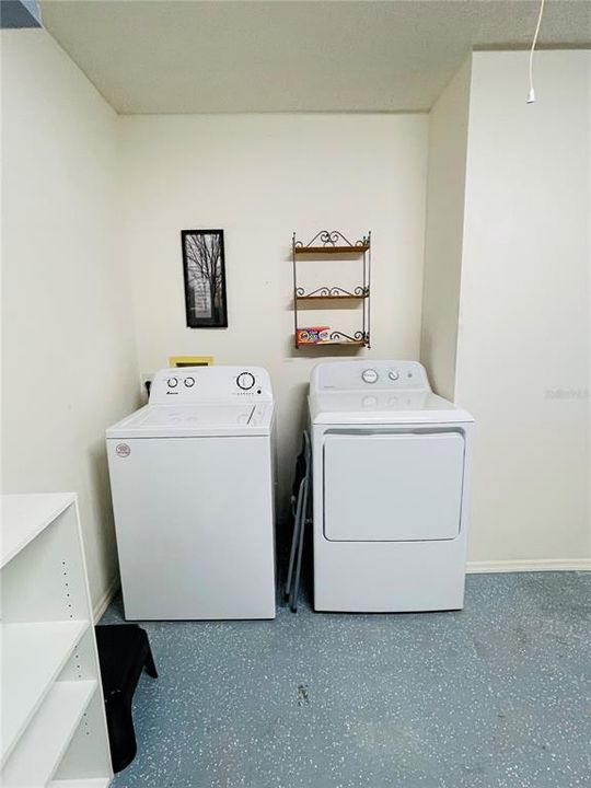 For Sale: $222,000 (2 beds, 2 baths, 1121 Square Feet)