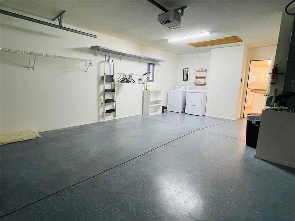 For Sale: $222,000 (2 beds, 2 baths, 1121 Square Feet)