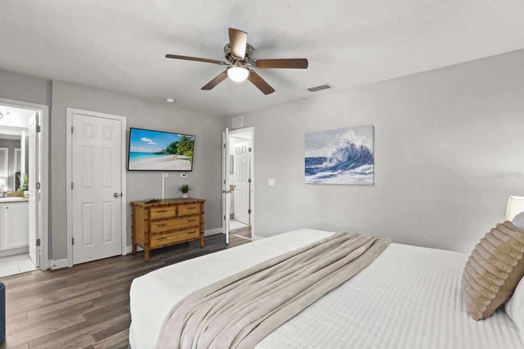For Sale: $249,000 (4 beds, 3 baths, 1425 Square Feet)