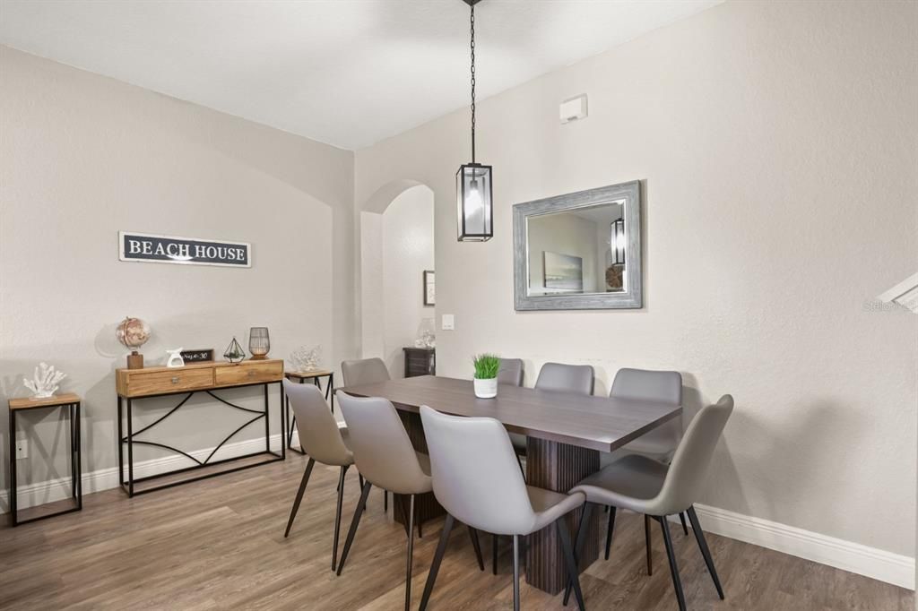 For Sale: $249,000 (4 beds, 3 baths, 1425 Square Feet)