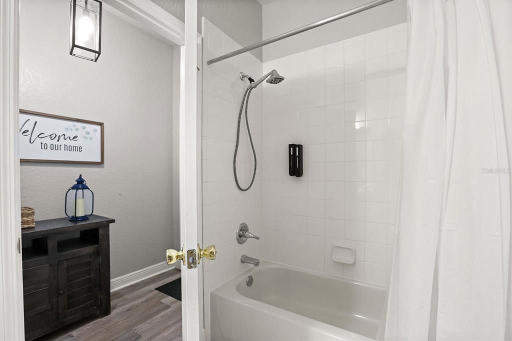 For Sale: $249,000 (4 beds, 3 baths, 1425 Square Feet)