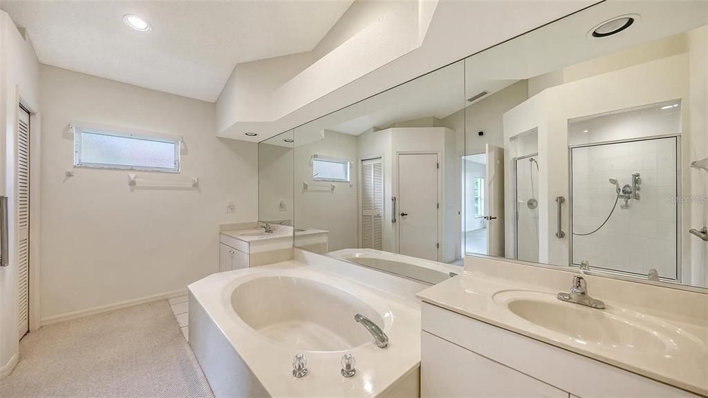 For Sale: $475,000 (2 beds, 2 baths, 2056 Square Feet)