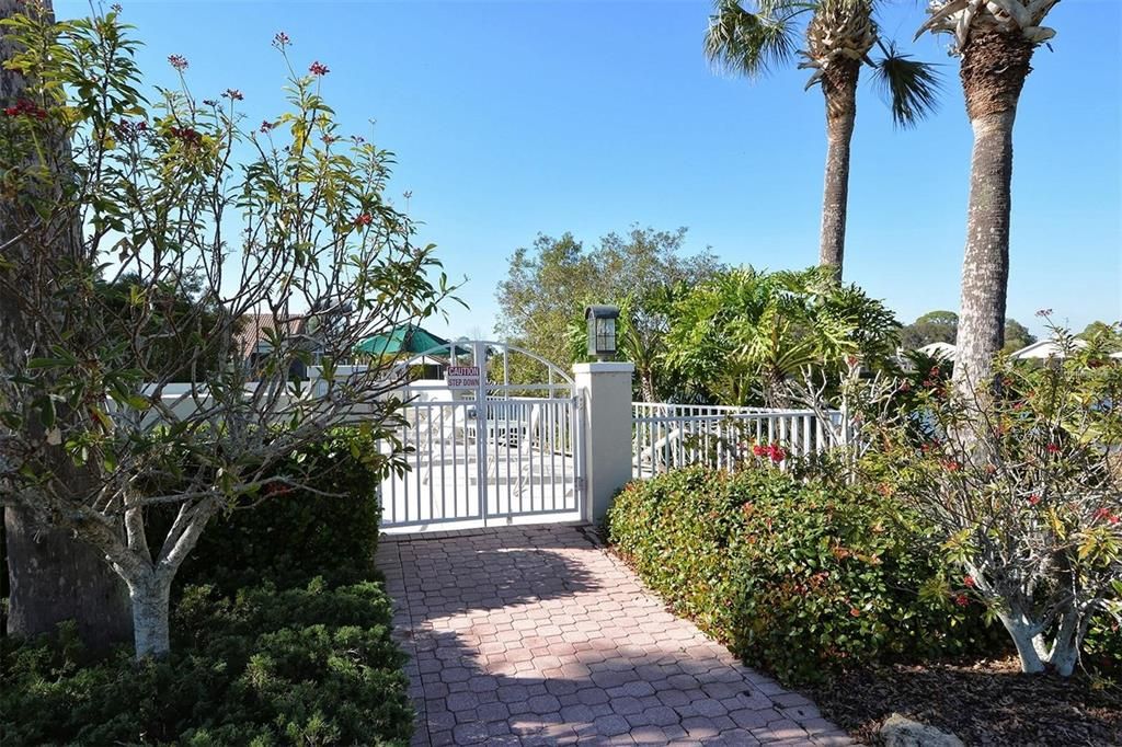 For Sale: $475,000 (2 beds, 2 baths, 2056 Square Feet)