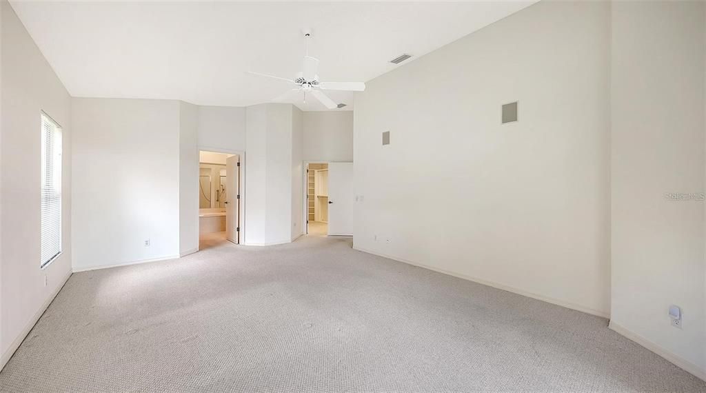 For Sale: $475,000 (2 beds, 2 baths, 2056 Square Feet)