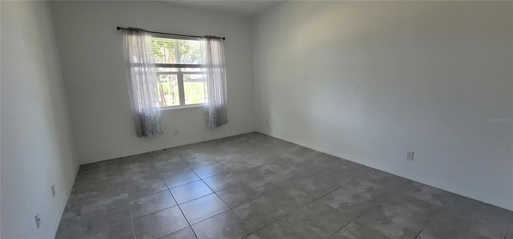 For Sale: $349,900 (2 beds, 2 baths, 1437 Square Feet)