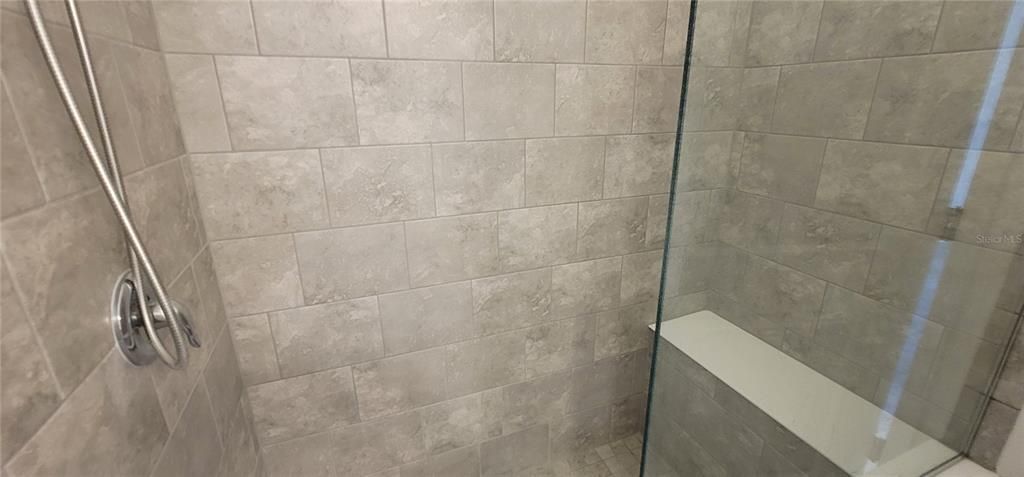 For Sale: $349,900 (2 beds, 2 baths, 1437 Square Feet)
