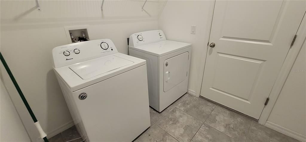 For Sale: $349,900 (2 beds, 2 baths, 1437 Square Feet)