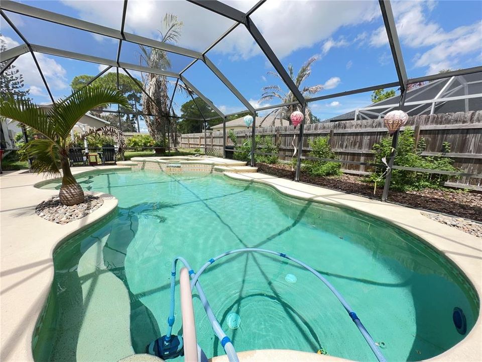 For Sale: $565,000 (3 beds, 2 baths, 1644 Square Feet)