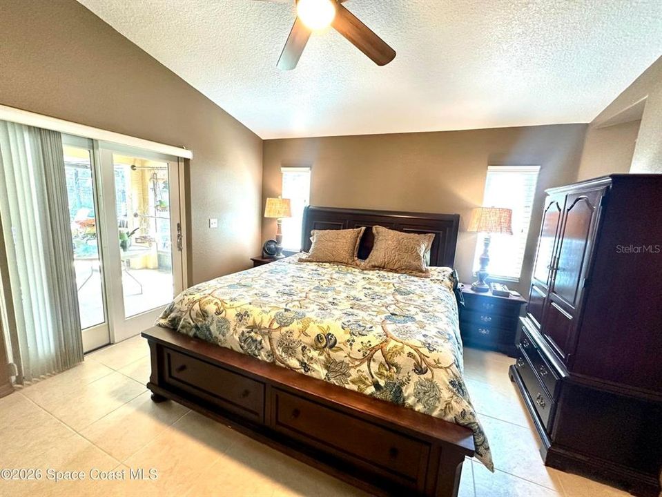 For Sale: $565,000 (3 beds, 2 baths, 1644 Square Feet)