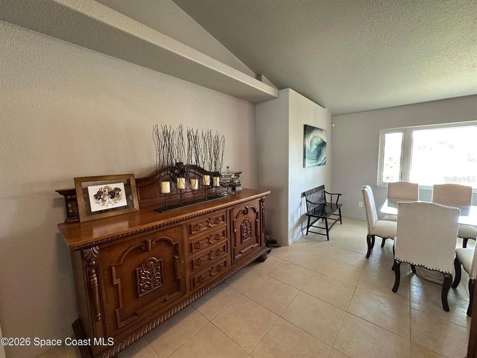For Sale: $565,000 (3 beds, 2 baths, 1644 Square Feet)