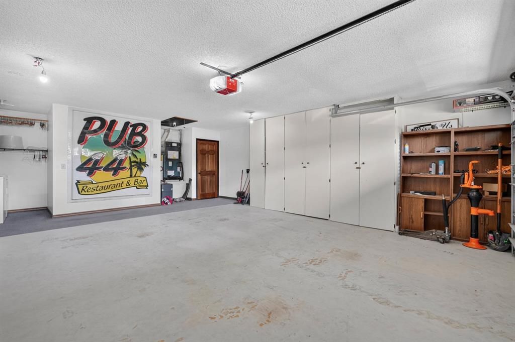 Activo con contrato: $350,000 (3 camas, 2 baños, 1452 Pies cuadrados)