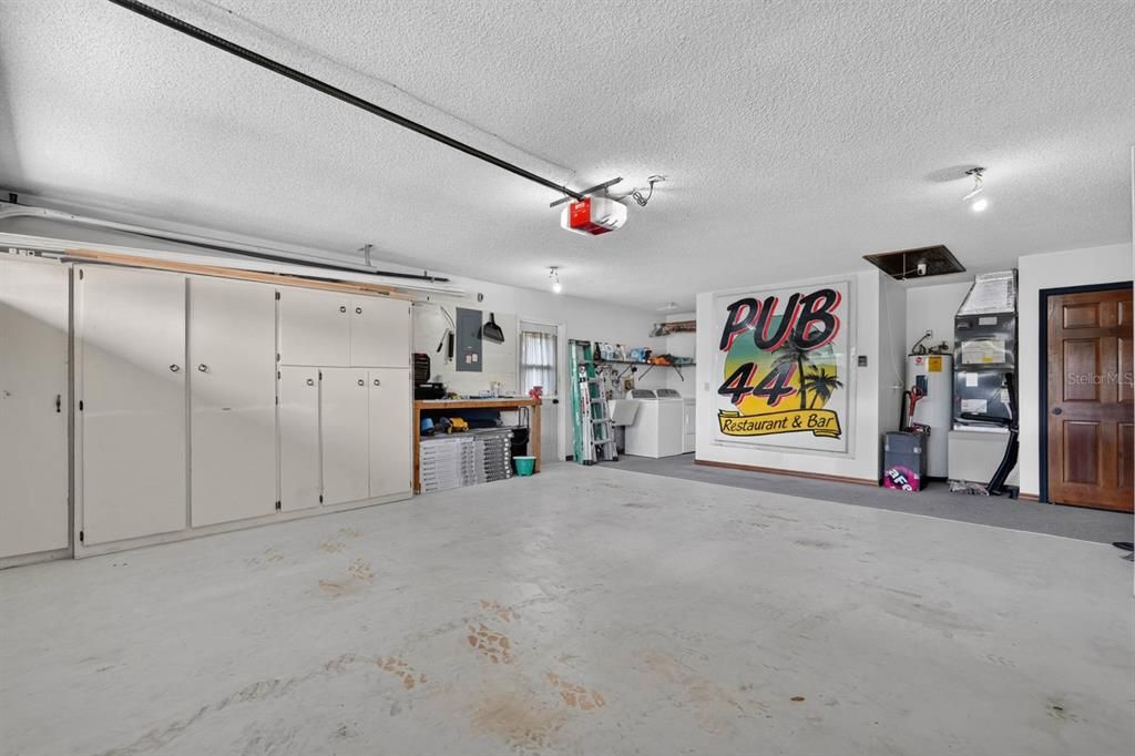 Activo con contrato: $350,000 (3 camas, 2 baños, 1452 Pies cuadrados)