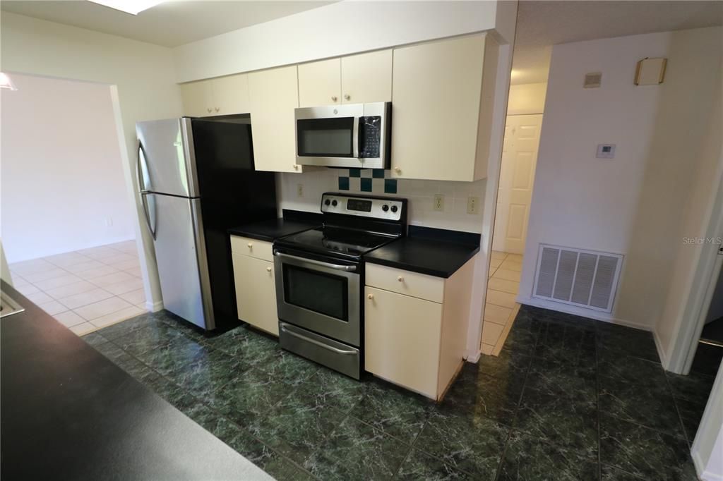 For Rent: $2,600 (3 beds, 2 baths, 1575 Square Feet)