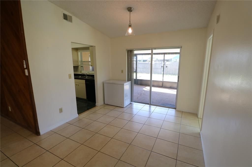 For Rent: $2,600 (3 beds, 2 baths, 1575 Square Feet)