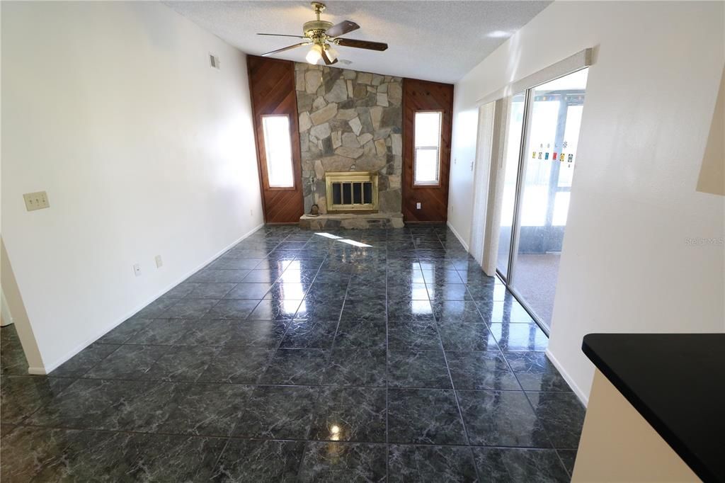 For Rent: $2,600 (3 beds, 2 baths, 1575 Square Feet)
