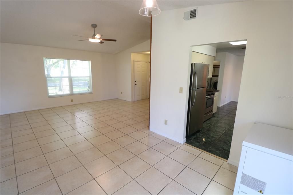 For Rent: $2,600 (3 beds, 2 baths, 1575 Square Feet)