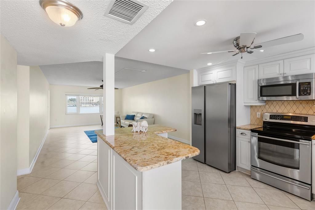 For Rent: $2,295 (2 beds, 2 baths, 1050 Square Feet)