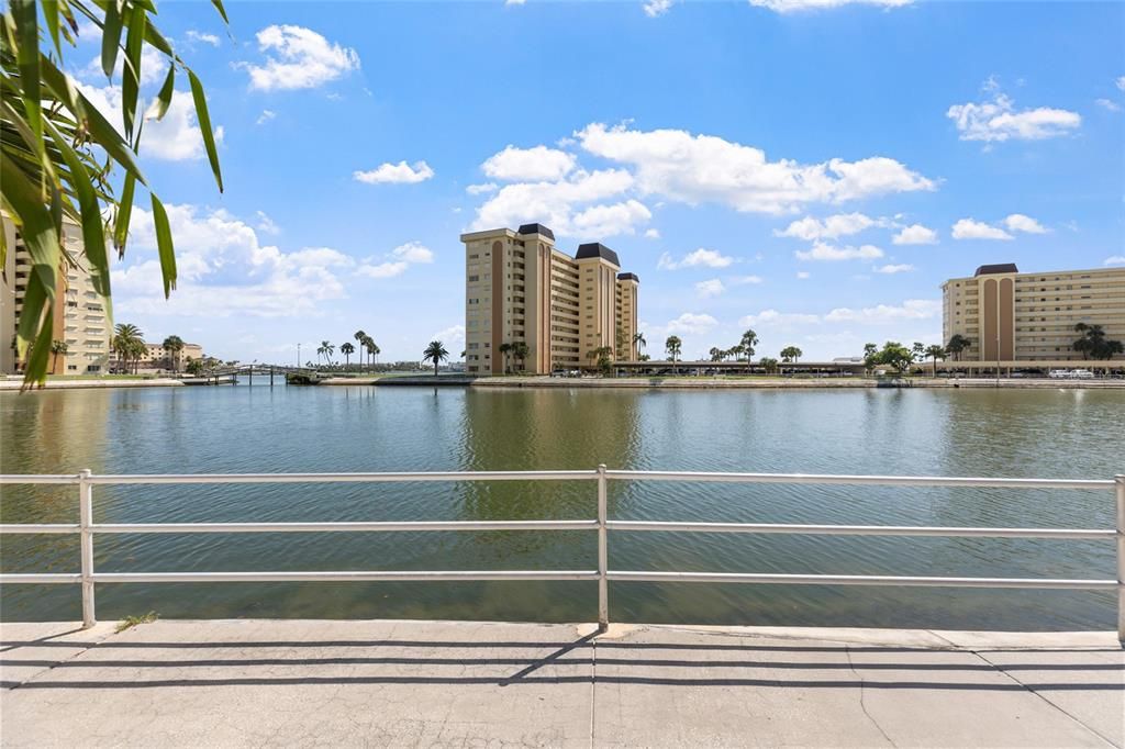 For Rent: $2,295 (2 beds, 2 baths, 1050 Square Feet)