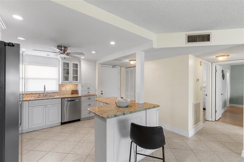 For Rent: $2,295 (2 beds, 2 baths, 1050 Square Feet)