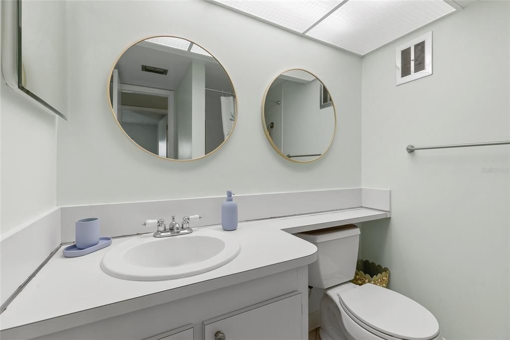 For Rent: $2,295 (2 beds, 2 baths, 1050 Square Feet)