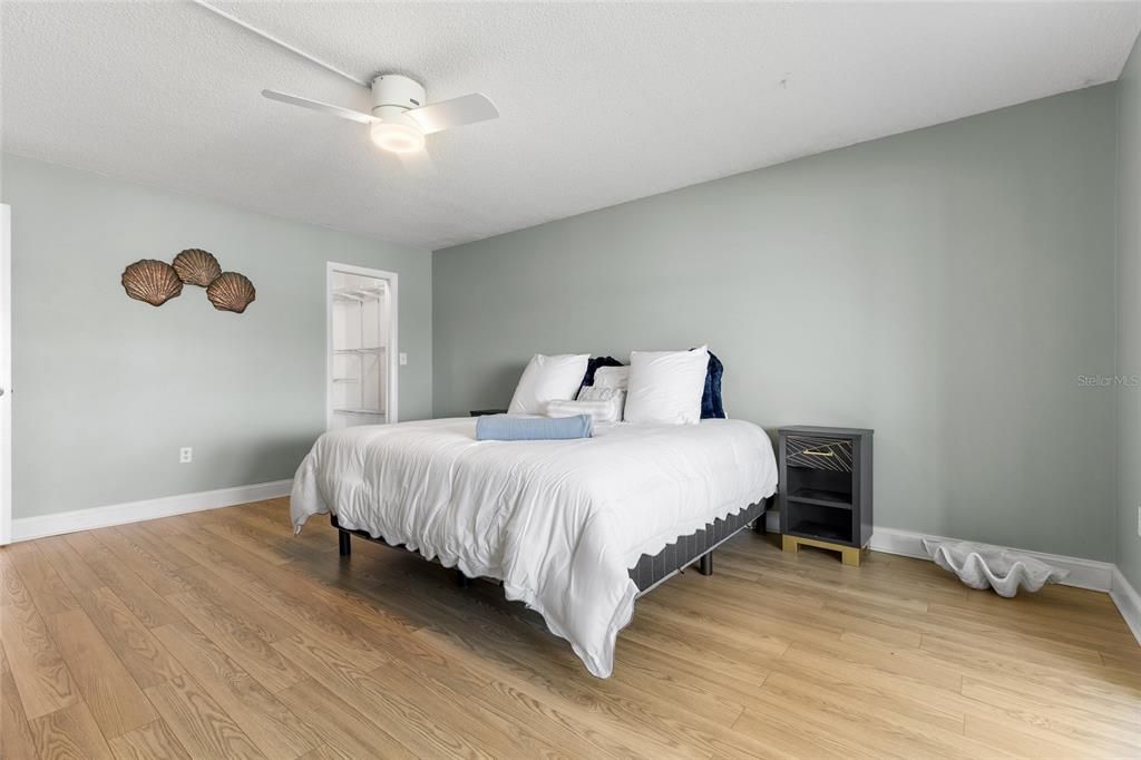 For Rent: $2,295 (2 beds, 2 baths, 1050 Square Feet)