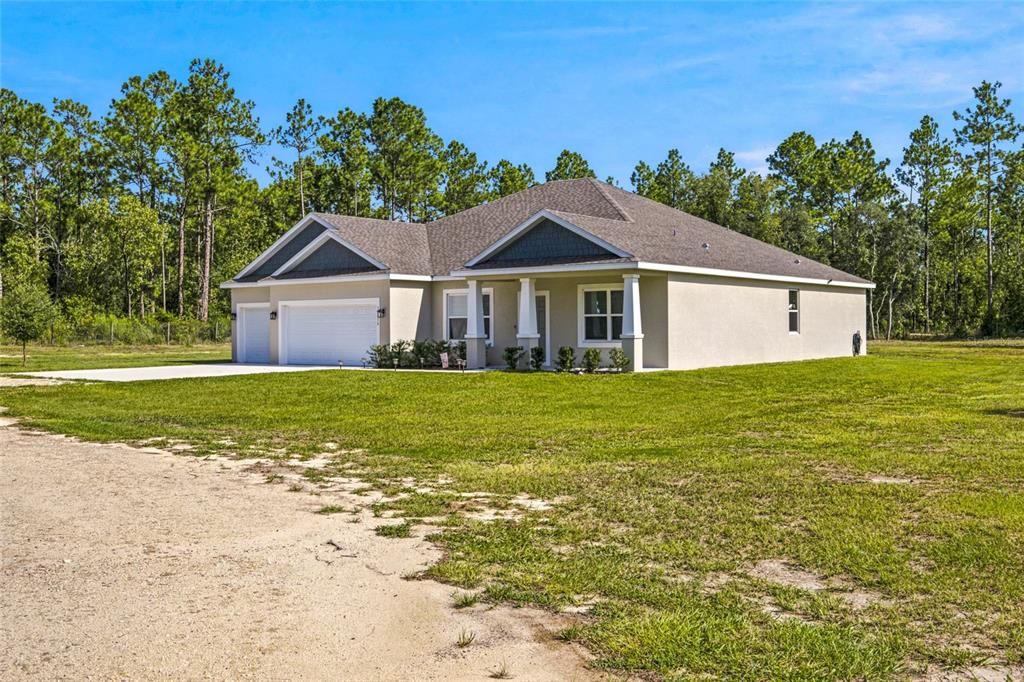 For Sale: $565,000 (4 beds, 3 baths, 2472 Square Feet)