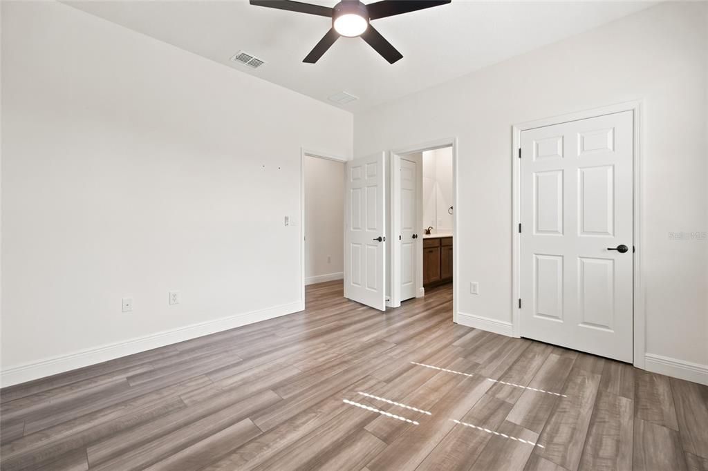 For Sale: $565,000 (4 beds, 3 baths, 2472 Square Feet)