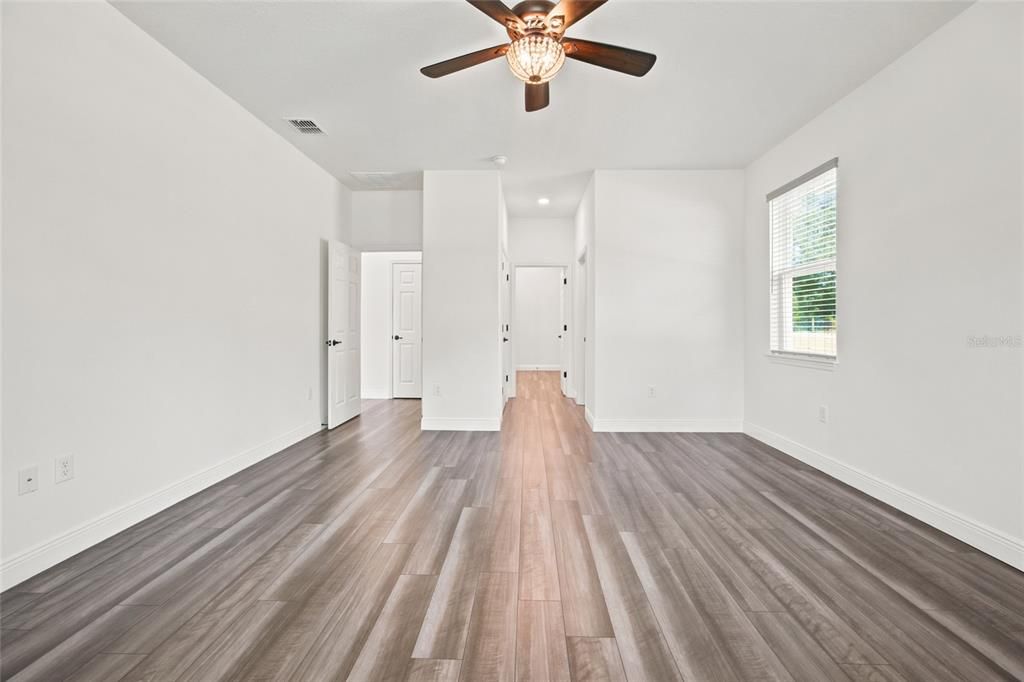For Sale: $565,000 (4 beds, 3 baths, 2472 Square Feet)