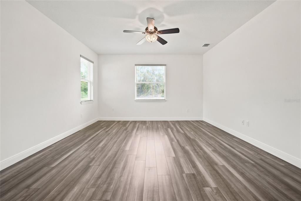 For Sale: $565,000 (4 beds, 3 baths, 2472 Square Feet)