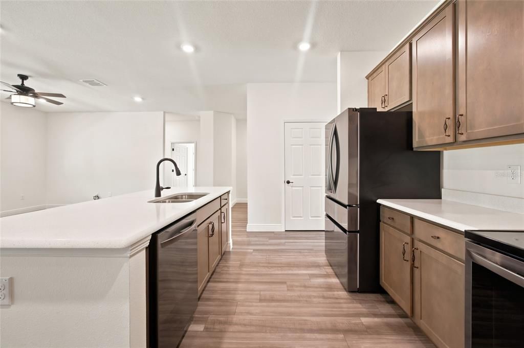 For Sale: $565,000 (4 beds, 3 baths, 2472 Square Feet)